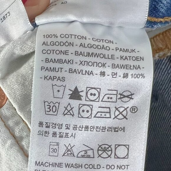 Levi's 501 Embellished Denim Shorts in Hotline Bling Distressed Size 27 - Picture 8 of 8